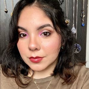 Meet your Posher, Valentina